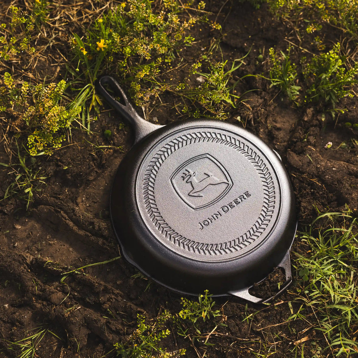 10.25 Inch Seasoned Cast Iron Skillet, John Deere Logo